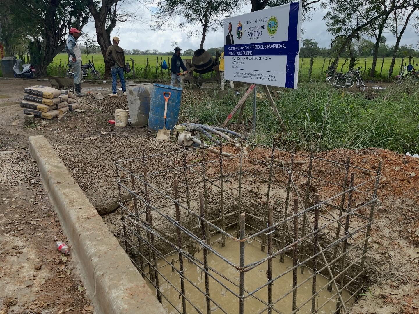 AVANCES EN OBRA (LETRERO DE BIENVENIDA AL MUNICIPIO DE FANTINO)