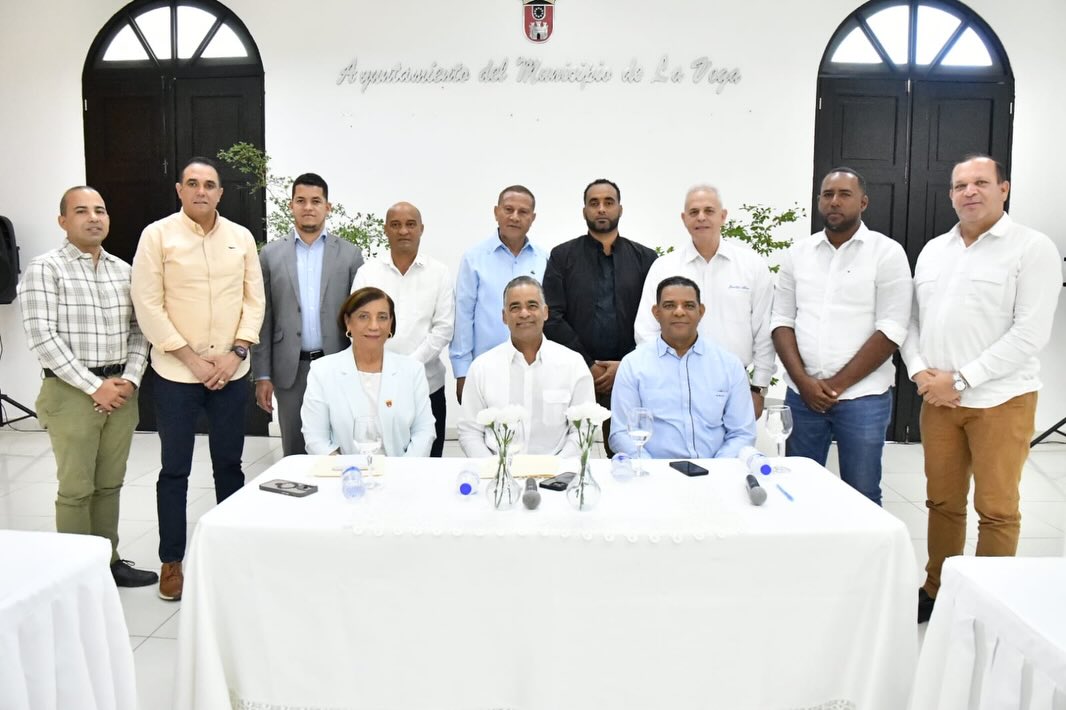 Alcalde de Fantino se reúne con el Ministro de Energía y Minas.