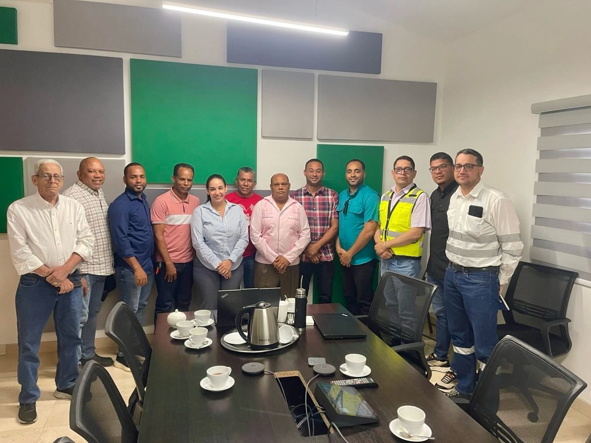 ALCALDE DAMIÁN NÚÑEZ SUSCRIBE ACUERDO CON CALIZAMAR