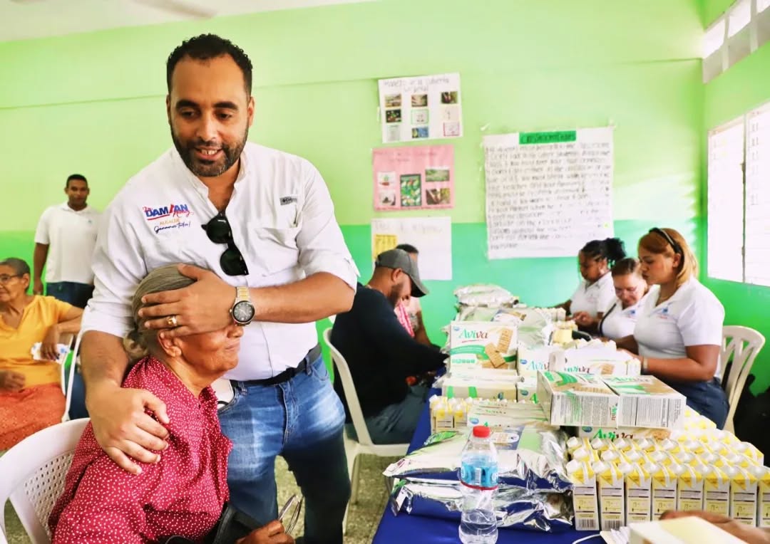 Jornada de inclusión social beneficia a decenas de envejecientes en Fantino |
